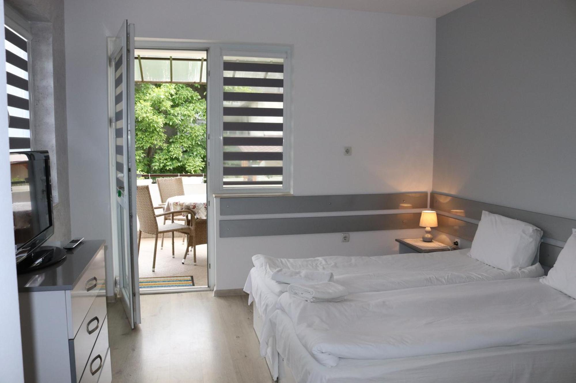 Saint Maria Guest House Велинград Екстер'єр фото